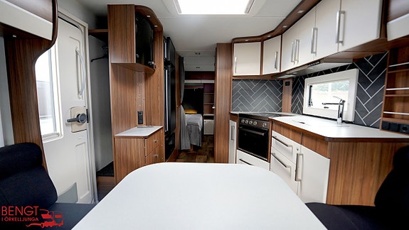 Polar 620 Edition GSE LB VK | Långbäddar | Förtält | ALDE 11 of 21
