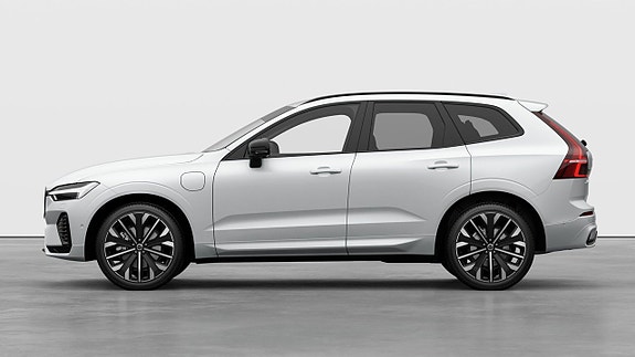 Volvo XC60 2 of 5