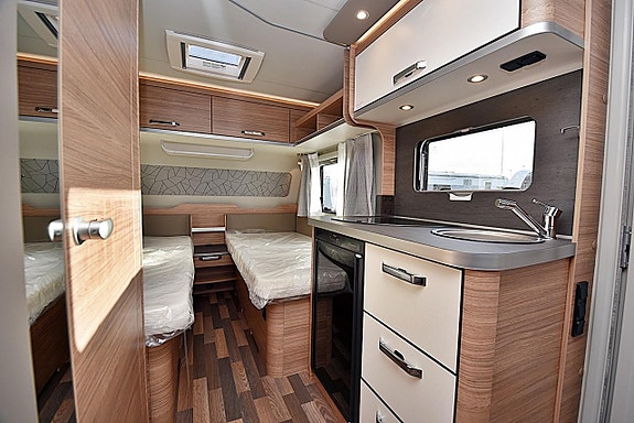 Weinsberg 480 EU CaraOne EDITION [HOT], Långbäddar 9 of 26