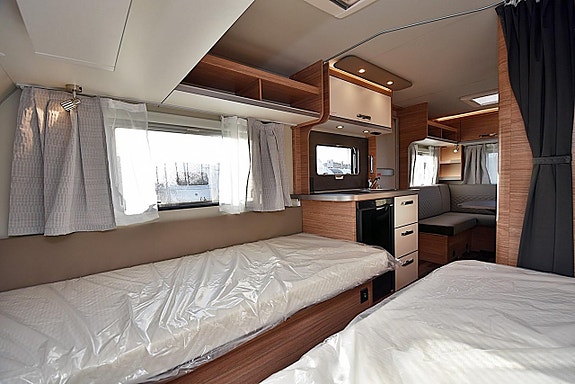 Weinsberg 480 EU CaraOne EDITION [HOT], Långbäddar 17 of 26