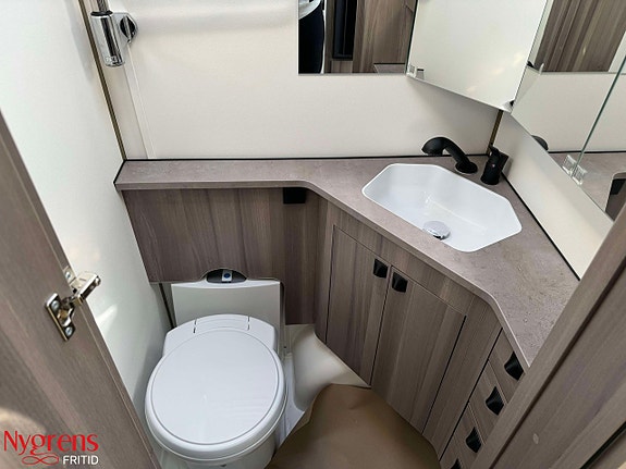 Kabe ESTATE 560 GLE KS - Barnkammarvagn för året-runt-camping 17 of 18