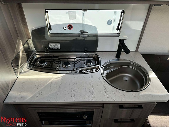 Kabe ESTATE 560 GLE KS - Barnkammarvagn för året-runt-camping 7 of 18