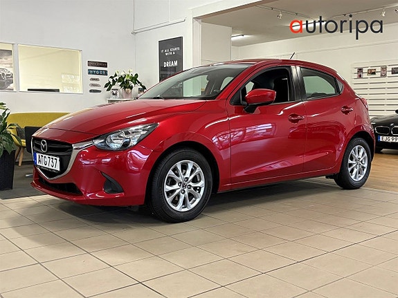 Mazda 2 3 of 5