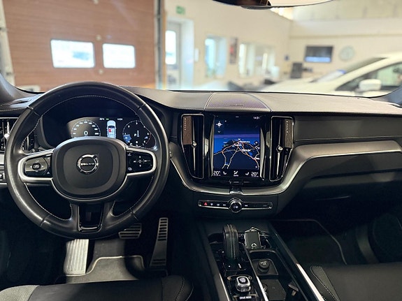 Volvo XC60 10 of 24