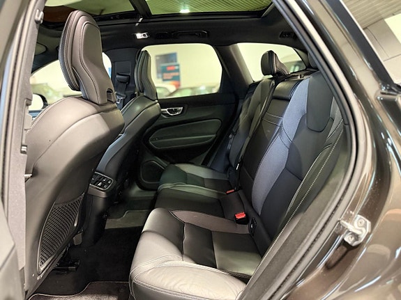 Volvo XC60 8 of 24