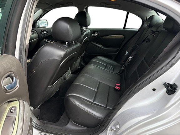 Jaguar S-TYPE 10 of 28