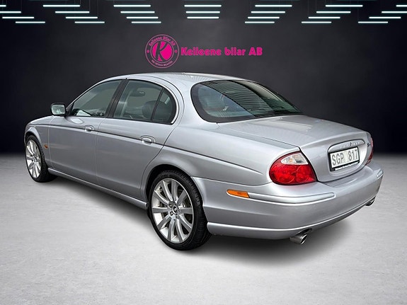 Jaguar S-TYPE 17 of 28