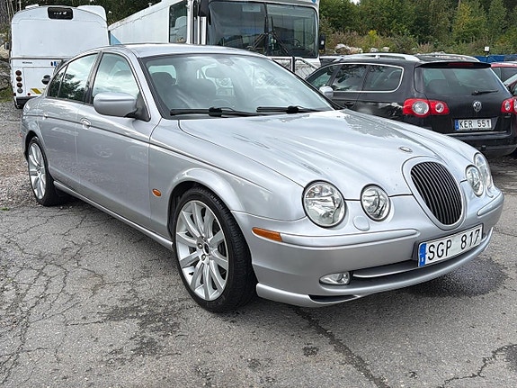 Jaguar S-TYPE 13 of 28