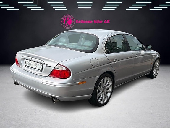 Jaguar S-TYPE 16 of 28