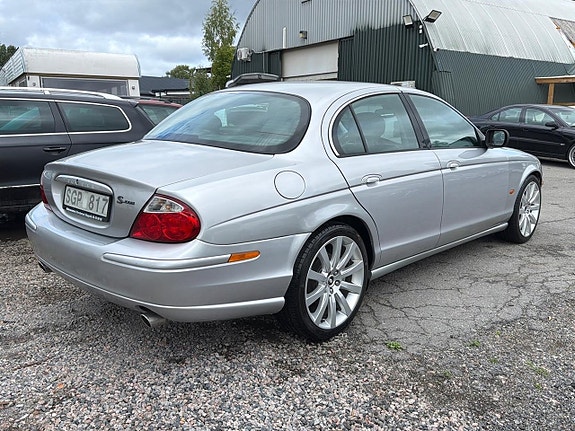 Jaguar S-TYPE 15 of 28