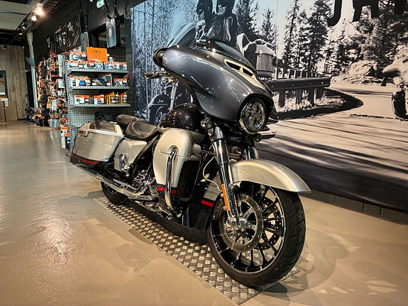 Harley-Davidson CVO Street Glide "KAMPANJ" 5 of 6