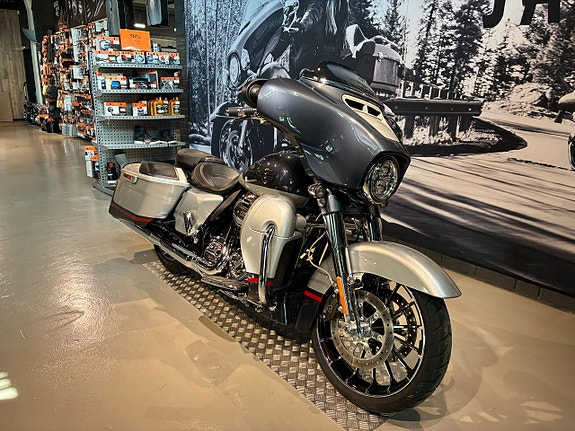 Harley-Davidson CVO Street Glide "KAMPANJ" 3 of 6