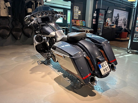 Harley-Davidson CVO Street Glide "KAMPANJ" 6 of 6