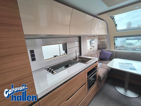 Adria Alpina 613 UT 5 of 9