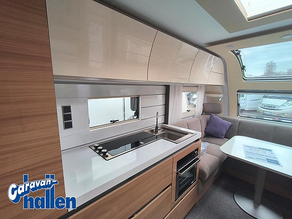 Adria Alpina 613 UT 4 of 9