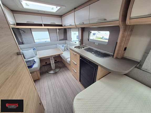Knaus 450 FU Südwind 60 Years, dubbelbädd 2 of 8