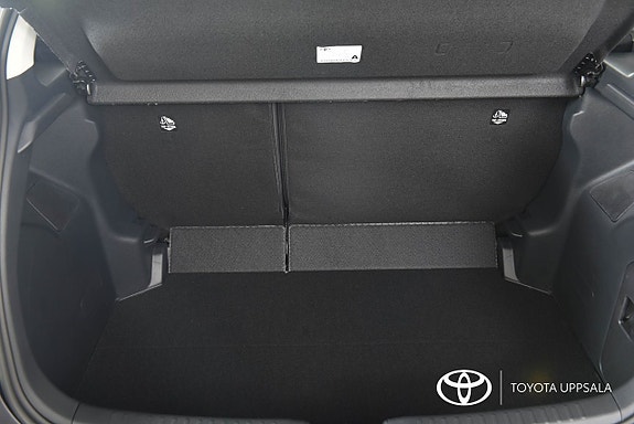Toyota Yaris 4 of 8
