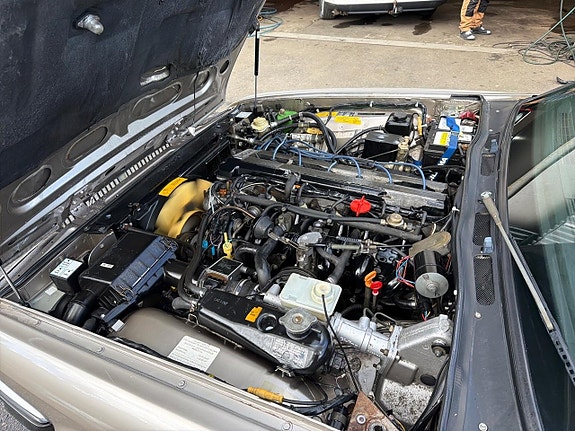 Jaguar XJ 21 of 23
