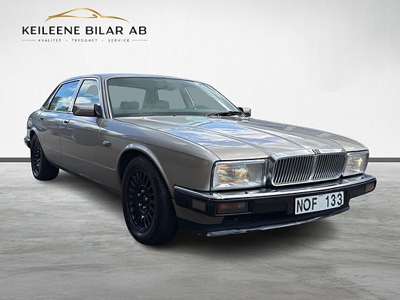 Jaguar XJ 5 of 23