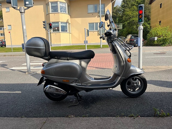 Vespa ET4 125 Lätt motorcykel 4 of 5