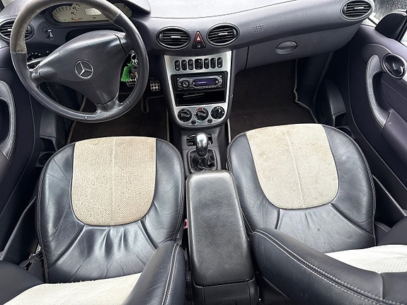 Mercedes-Benz A210 15 of 23