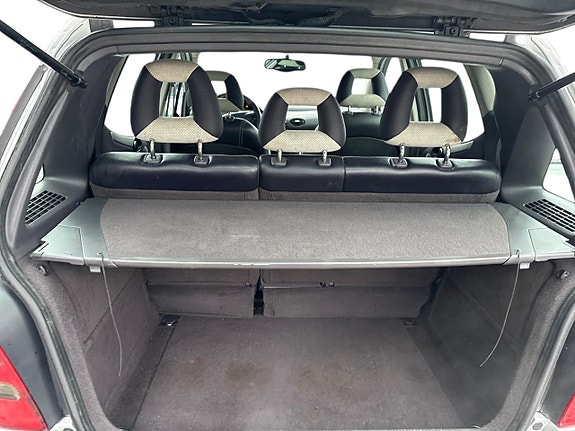 Mercedes-Benz A210 21 of 23