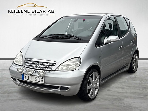Mercedes-Benz A210 3 of 23
