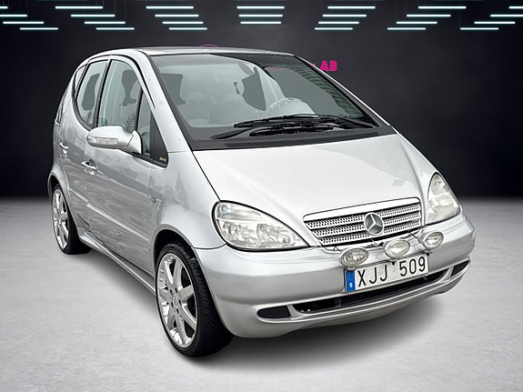 Mercedes-Benz A210 3 of 23