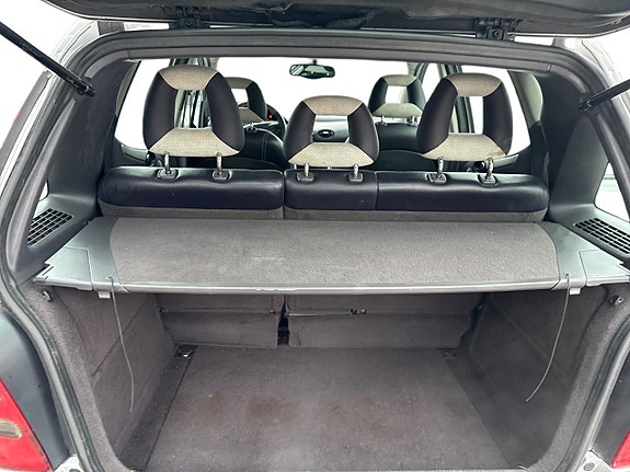 Mercedes-Benz A210 11 of 23