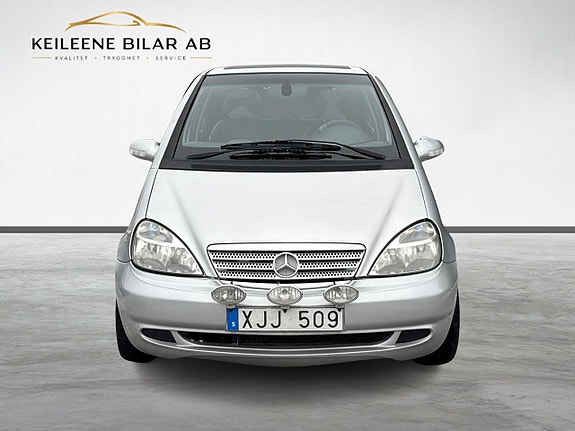 Mercedes-Benz A210 4 of 23