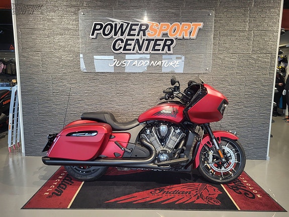 INDIAN Challenger Dark Horse Red Smoke