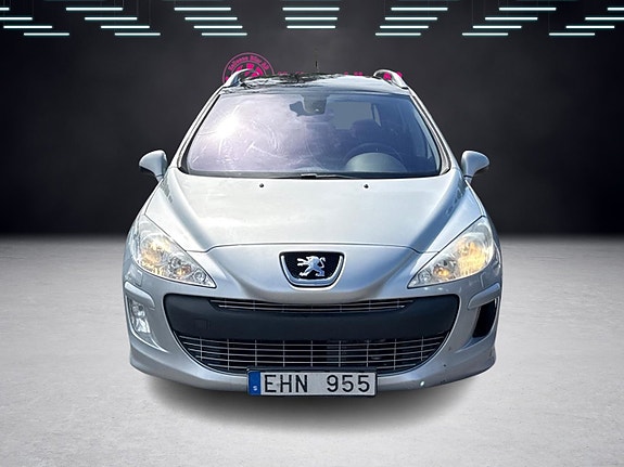 Peugeot 308 SW 3 of 5