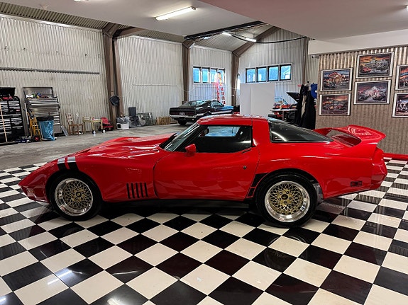 Chevrolet Corvette 11 of 26