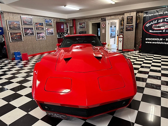 Chevrolet Corvette 2 of 26