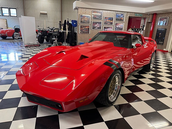 Chevrolet Corvette 12 of 26