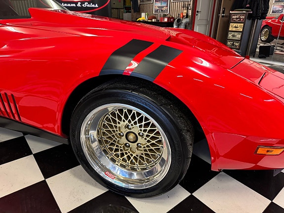 Chevrolet Corvette 3 of 26