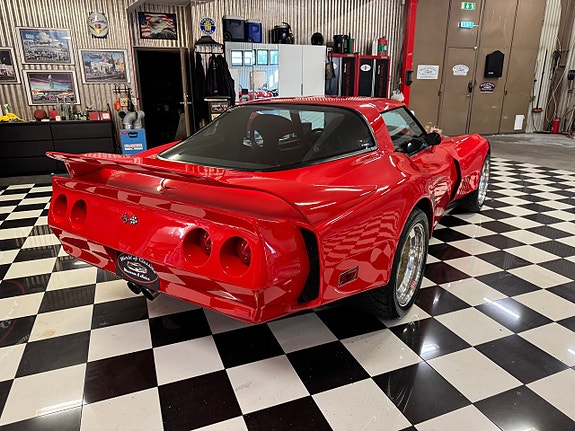 Chevrolet Corvette 5 of 26