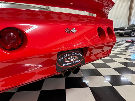 Chevrolet Corvette 13 of 26