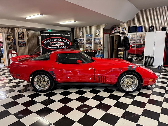Chevrolet Corvette 4 of 26