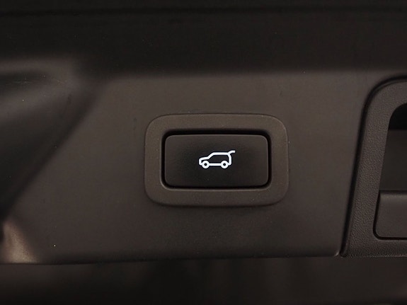 Land Rover Range Rover Velar 24 of 24