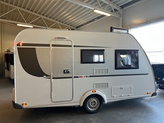 Knaus Sport 400 LK / Mover / Solcell / Markis / Barnkammare 2 of 17