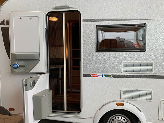 Knaus Sport 400 LK / Mover / Solcell / Markis / Barnkammare 7 of 17
