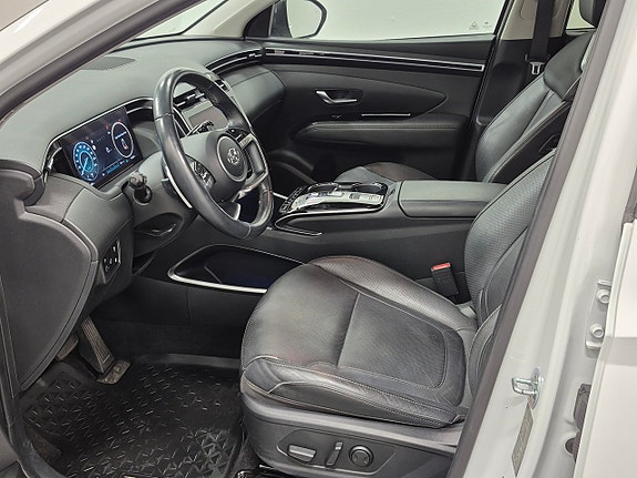 Hyundai Tucson 2 of 8