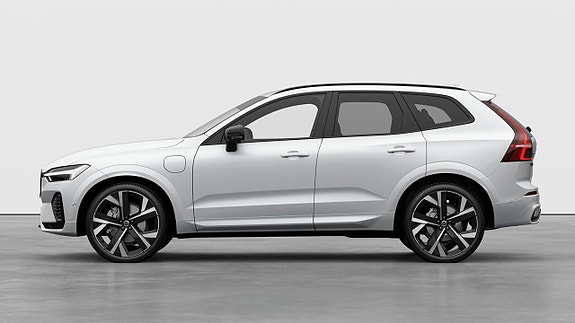 Volvo XC60 2 of 5