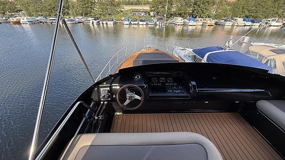 Azimut 43 Fly / Caterpillar 3208 - 95 / Total renoverad - 22 20 of 22