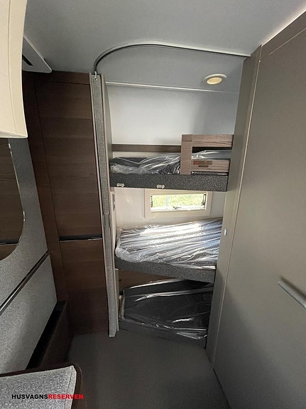 Adria Alpina 663 UK 10 of 14