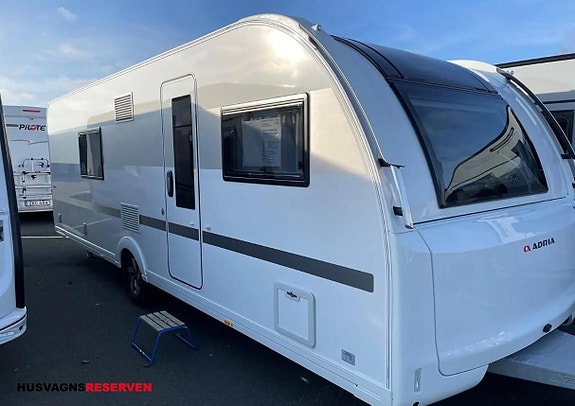 Adria Alpina 663 UK 2 of 14