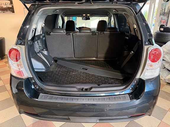 Toyota Verso 9 of 27