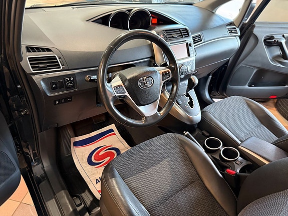 Toyota Verso 14 of 27