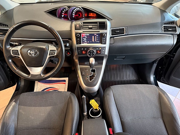 Toyota Verso 18 of 27
